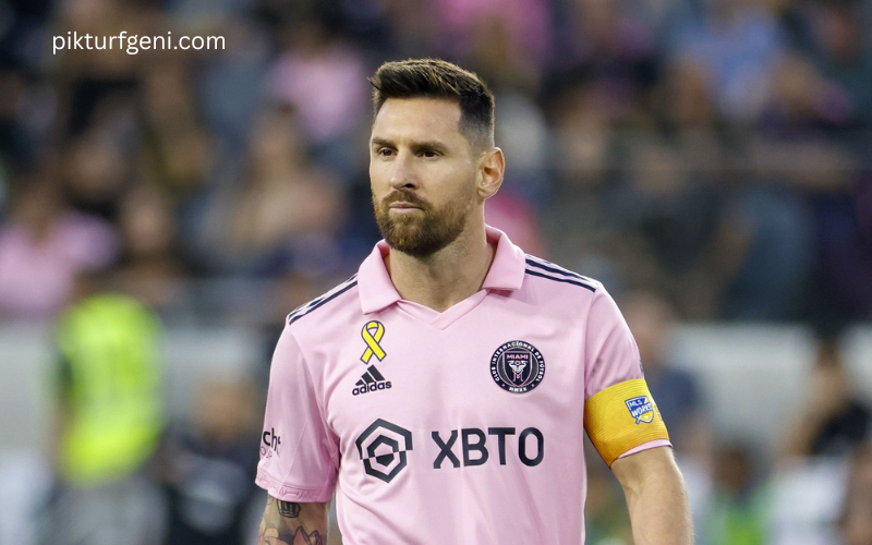Messi Turf 10